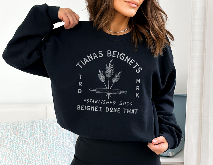 Tiana's Beignets Gildan Unisex Heavy Blend™ Crewneck Sweatshirt