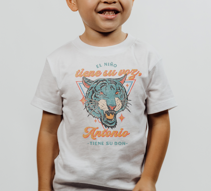 El Niño Tiene Su Voz, Antonio Tiene Su Don Bella Canvas Toddler Short Sleeve Tee