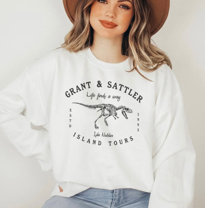 Grant & Sattler Island Tours Gildan Unisex Heavy Blend™ Crewneck Sweatshirt