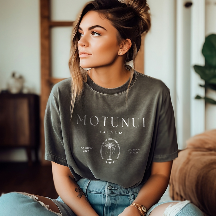 Motunui Island Comfort Colors Unisex Garment-Dyed T-shirt